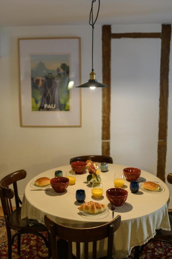 Pau: superbe appartement climatisé/cœur de ville Esterno foto